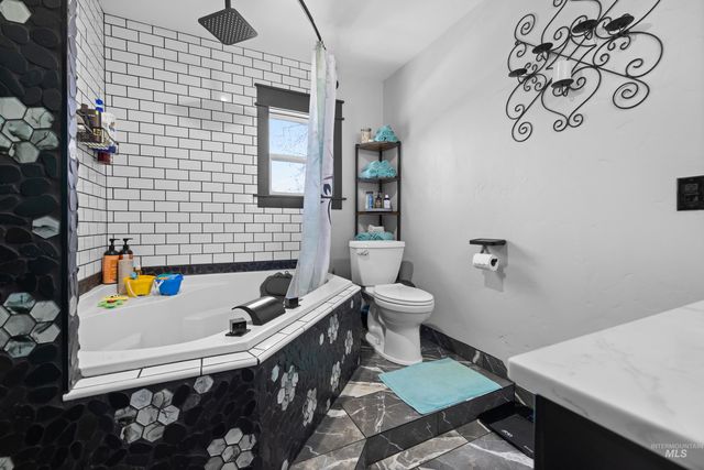215 S Diamond St, Nampa, ID 83686