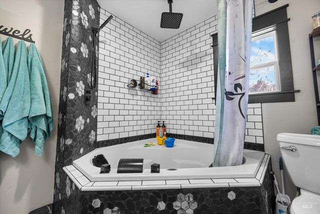 215 S Diamond St, Nampa, ID 83686