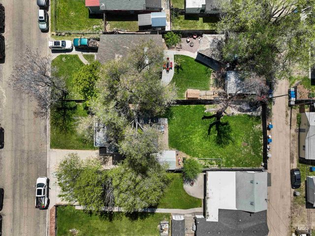 215 S Diamond St, Nampa, ID 83686