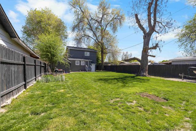 215 S Diamond St, Nampa, ID 83686