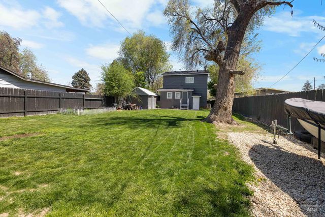 215 S Diamond St, Nampa, ID 83686