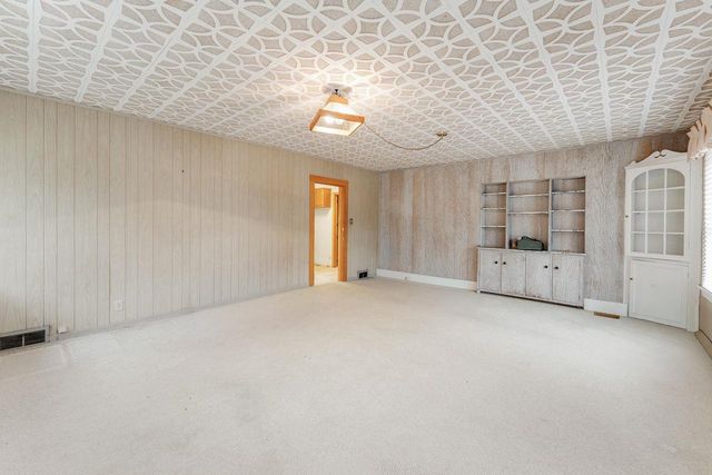 227 Sarrington Street, Wisconsin Dells, WI 53965