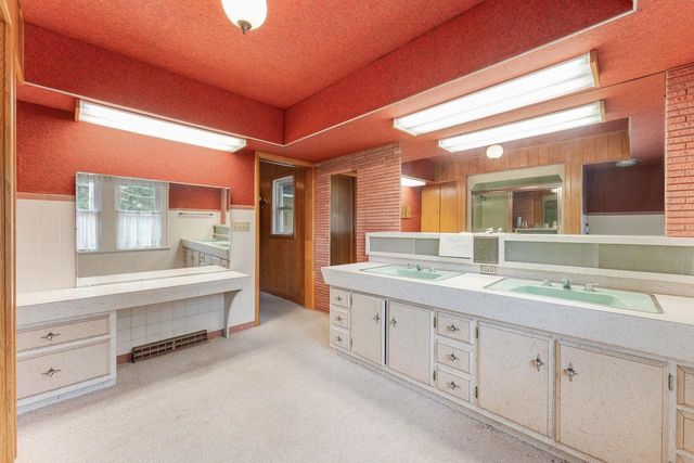 227 Sarrington Street, Wisconsin Dells, WI 53965