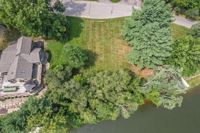 227 Sarrington Street, Wisconsin Dells, WI 53965