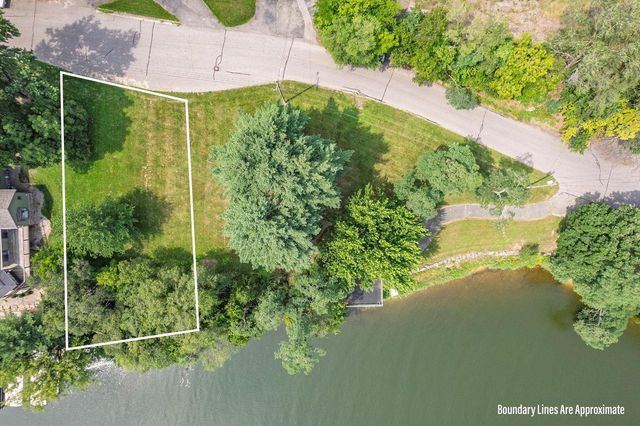 227 Sarrington Street, Wisconsin Dells, WI 53965