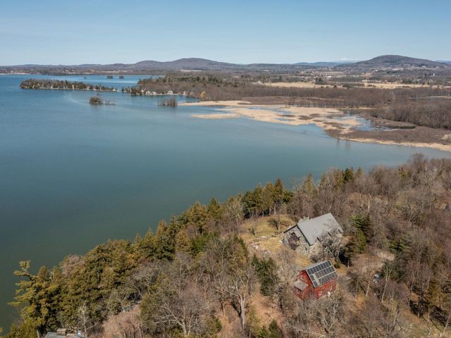 280 Hawkins Bay Lane, Ferrisburgh, VT 05456