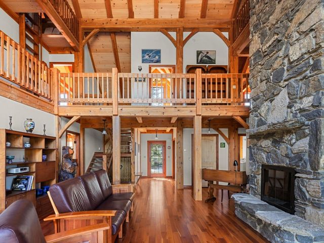 280 Hawkins Bay Lane, Ferrisburgh, VT 05456