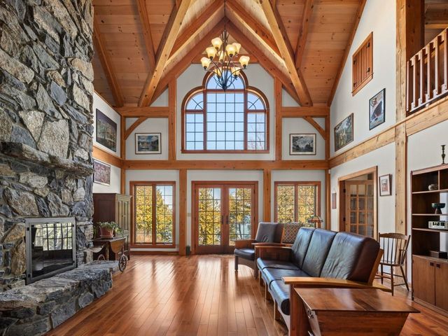 280 Hawkins Bay Lane, Ferrisburgh, VT 05456