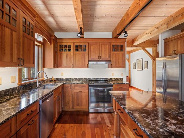 280 Hawkins Bay Lane, Ferrisburgh, VT 05456