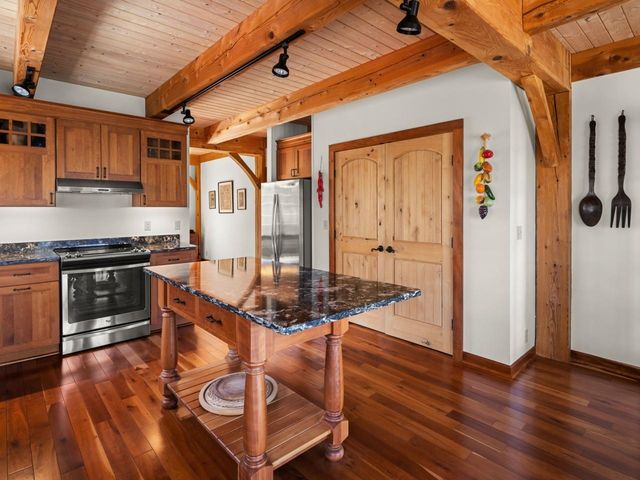 280 Hawkins Bay Lane, Ferrisburgh, VT 05456