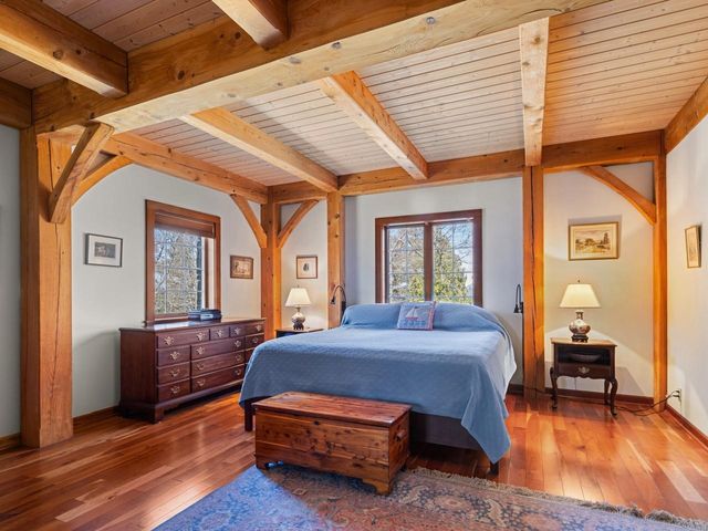 280 Hawkins Bay Lane, Ferrisburgh, VT 05456