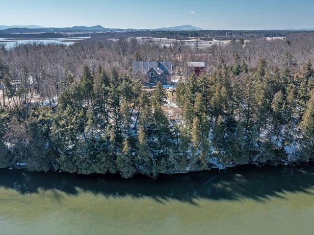 280 Hawkins Bay Lane, Ferrisburgh, VT 05456