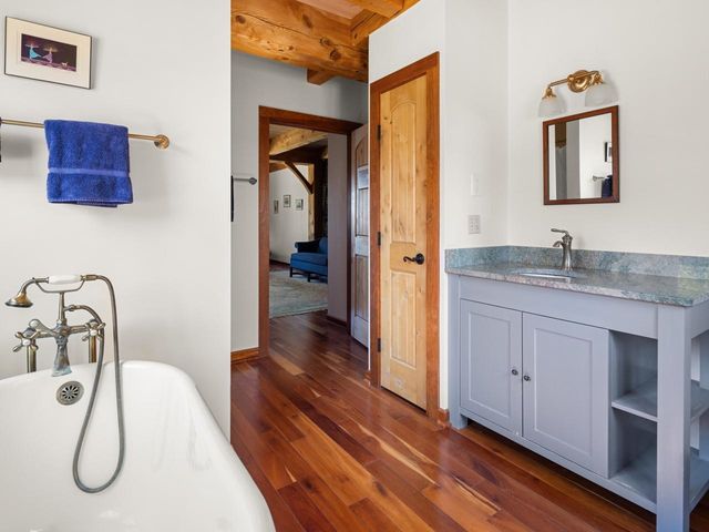 280 Hawkins Bay Lane, Ferrisburgh, VT 05456