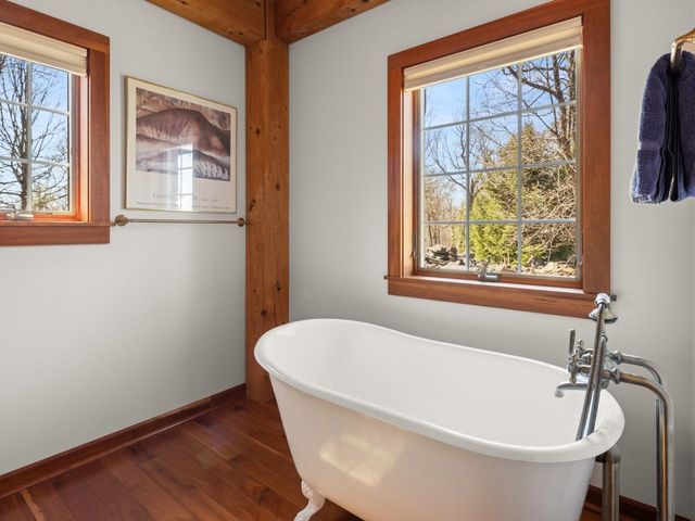 280 Hawkins Bay Lane, Ferrisburgh, VT 05456