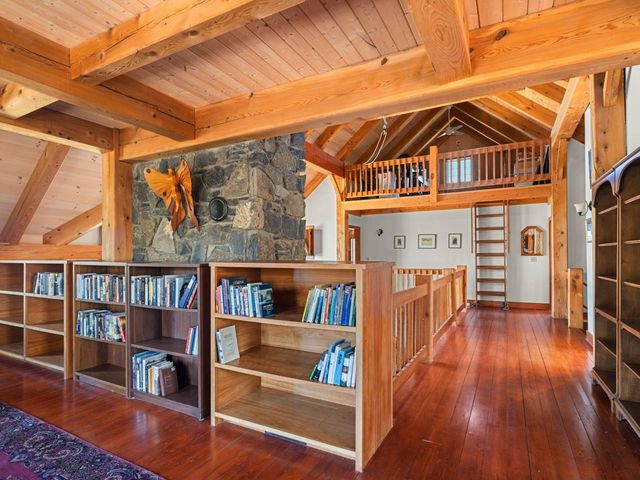 280 Hawkins Bay Lane, Ferrisburgh, VT 05456