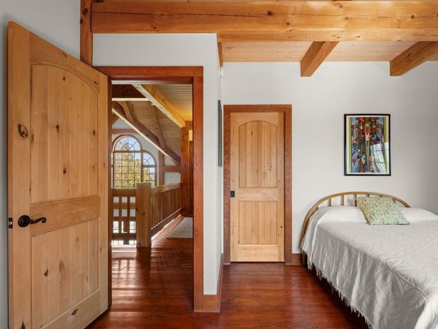 280 Hawkins Bay Lane, Ferrisburgh, VT 05456