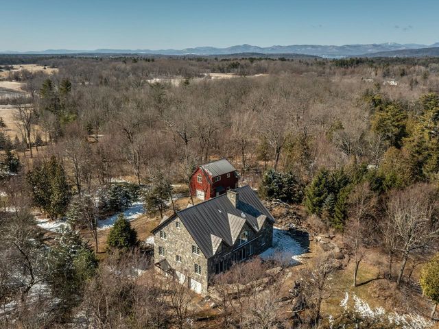 280 Hawkins Bay Lane, Ferrisburgh, VT 05456