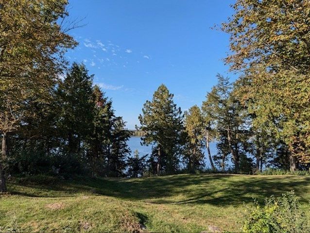 280 Hawkins Bay Lane, Ferrisburgh, VT 05456