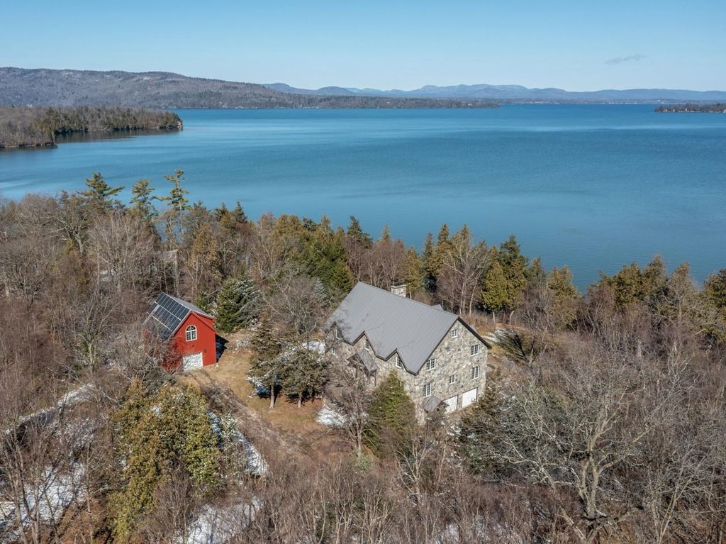280 Hawkins Bay Lane, Ferrisburgh, VT 05456