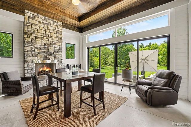 5015 Birch Drive, Davisburg, MI 48350