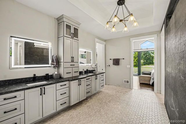 5015 Birch Drive, Davisburg, MI 48350