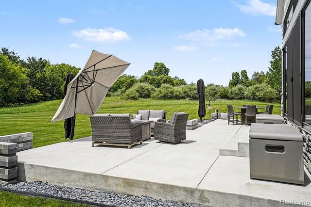 5015 Birch Drive, Davisburg, MI 48350
