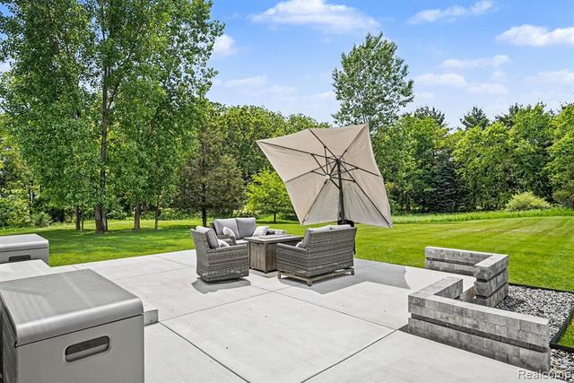 5015 Birch Drive, Davisburg, MI 48350