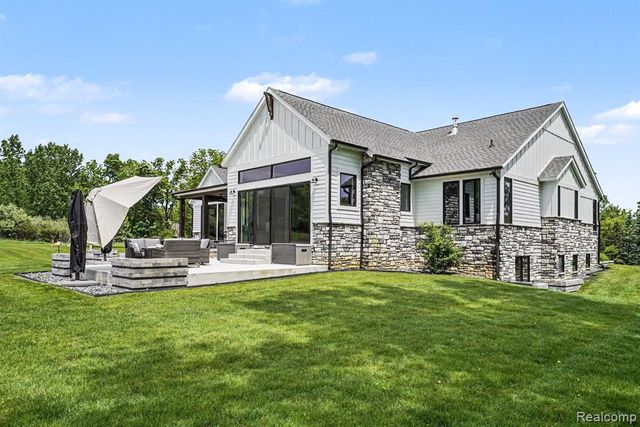 5015 Birch Drive, Davisburg, MI 48350