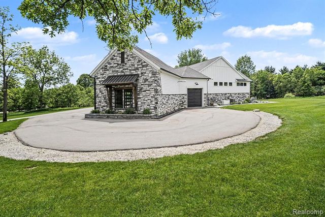 5015 Birch Drive, Davisburg, MI 48350