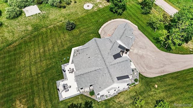 5015 Birch Drive, Davisburg, MI 48350
