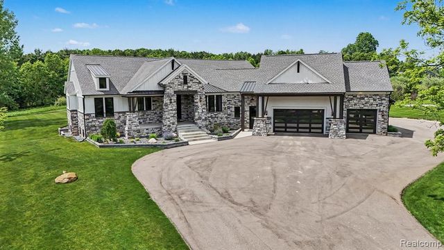 5015 Birch Drive, Davisburg, MI 48350