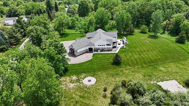 5015 Birch Drive, Davisburg, MI 48350