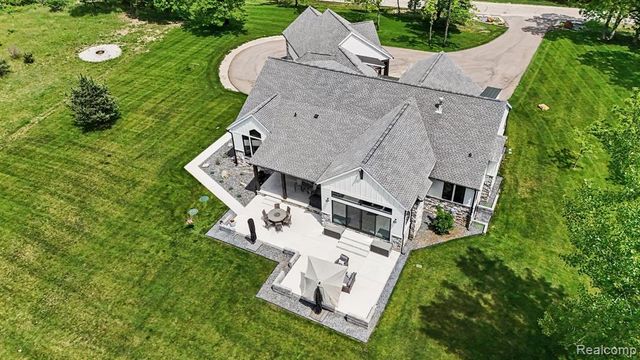 5015 Birch Drive, Davisburg, MI 48350