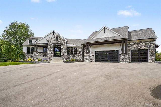 5015 Birch Drive, Davisburg, MI 48350