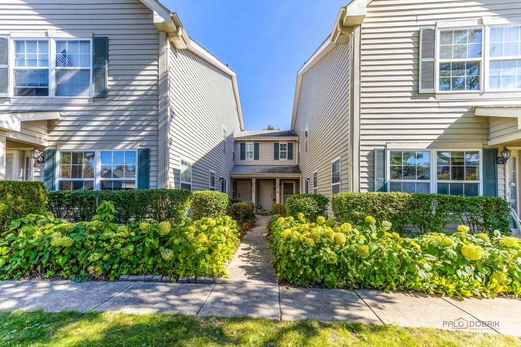 1210 Orleans Drive, Mundelein, IL 60060