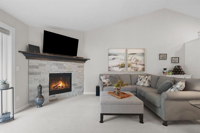 1855 SOUTHBRIDGE ROAD, De Pere, WI 54115