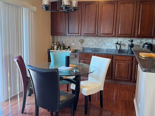 587 Saddlebrook Lane, Vernon Hills, IL 60061