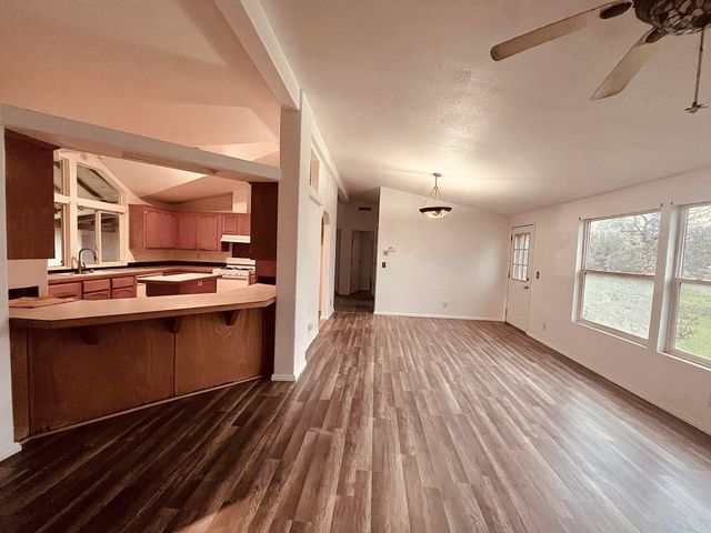 5321 Pine Street, Anderson, CA 96007