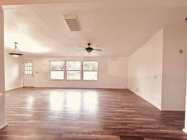 5321 Pine Street, Anderson, CA 96007