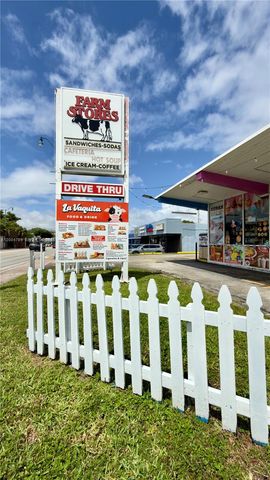 Farm Store Coral Gables, Miami, FL 33134