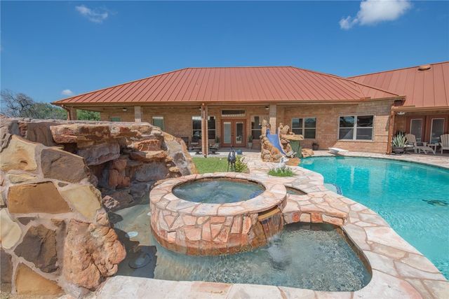 221 W Sage, Kingsville, TX 78363