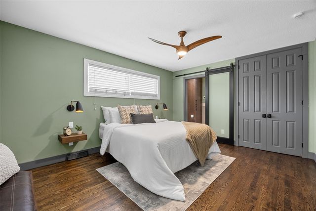 22 Fairview Knoll NE, Iowa City, IA 52240