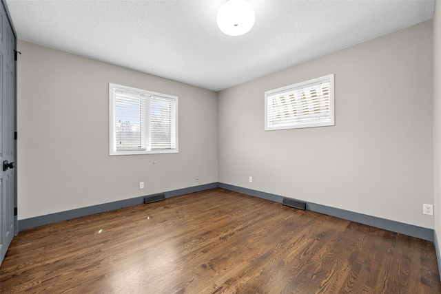 22 Fairview Knoll NE, Iowa City, IA 52240