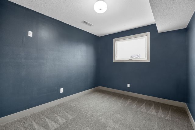 22 Fairview Knoll NE, Iowa City, IA 52240