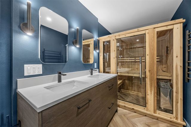 22 Fairview Knoll NE, Iowa City, IA 52240