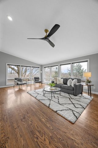 22 Fairview Knoll NE, Iowa City, IA 52240