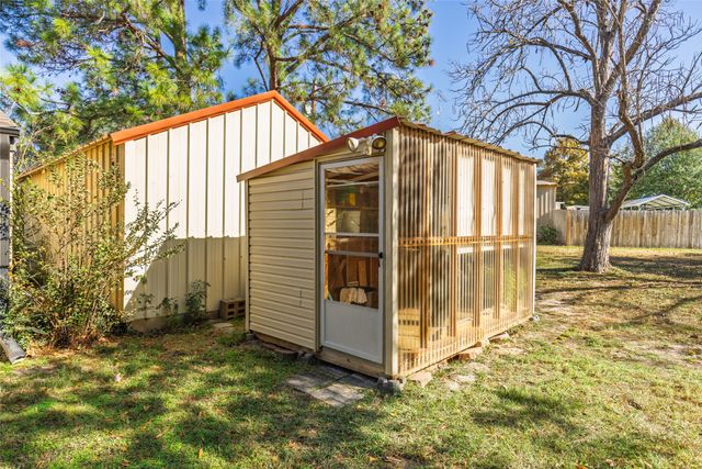 3092 Woodglen Drive, Commerce, TX 75428