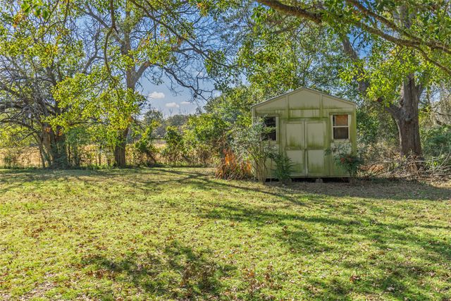 3092 Woodglen Drive, Commerce, TX 75428