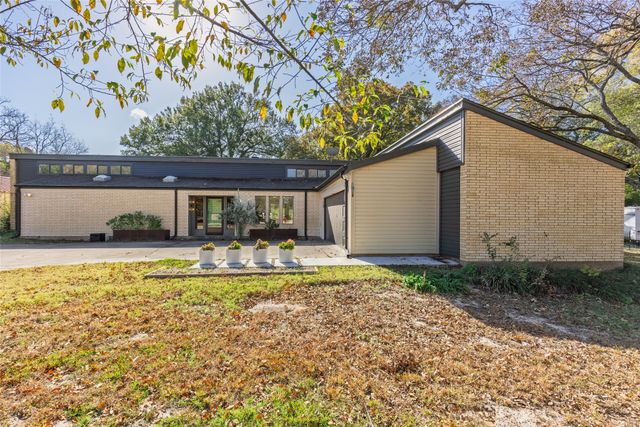 3092 Woodglen Drive, Commerce, TX 75428