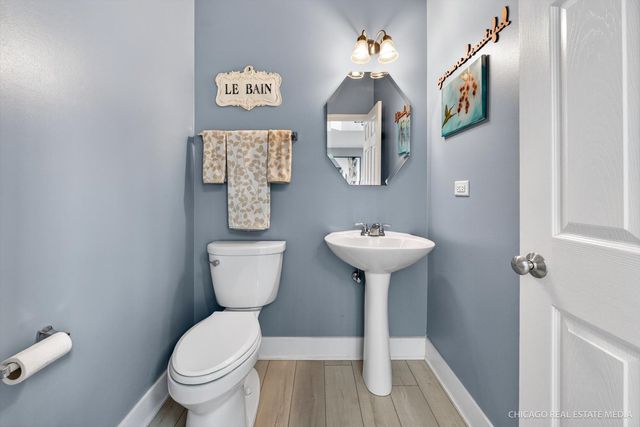 147 Reston Lane, Gilberts, IL 60136